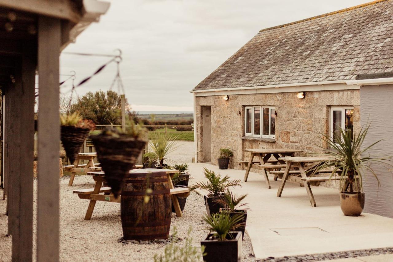 Wheal Prosper- Beautifully Fitted Wooden Lodge Helston Cornwall Exterior photo
